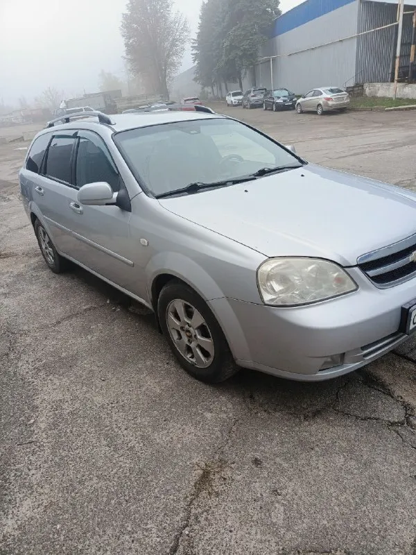 Chevrolet lacetti 2008 1.6 универсал пробег 198000. проверка на любом сто машина не крашена, с 2013 в одних руках. работает каждая кнопочка салон кожа, резина лето новая, зиме три сезона. цена 560000 небольшой торг тел. +79493626773 николай - фотография - 2