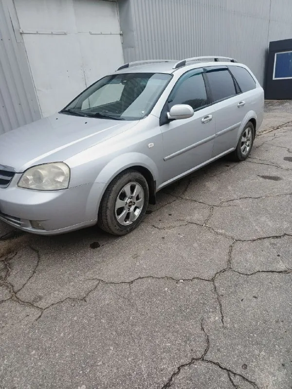 Chevrolet lacetti 2008 1.6 универсал пробег 198000. проверка на любом сто машина не крашена, с 2013 в одних руках. работает каждая кнопочка салон кожа, резина лето новая, зиме три сезона. цена 560000 небольшой торг тел. +79493626773 николай - фотография - 3