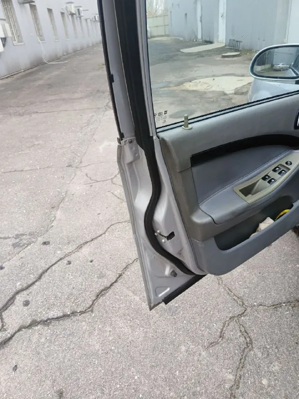 Chevrolet lacetti 2008 1.6 универсал пробег 198000. проверка на любом сто машина не крашена, с 2013 в одних руках. работает каждая кнопочка салон кожа, резина лето новая, зиме три сезона. цена 560000 небольшой торг тел. +79493626773 николай - фотография - 7