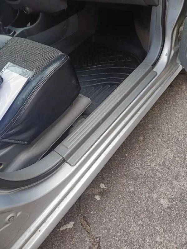 Chevrolet lacetti 2008 1.6 универсал пробег 198000. проверка на любом сто машина не крашена, с 2013 в одних руках. работает каждая кнопочка салон кожа, резина лето новая, зиме три сезона. цена 560000 небольшой торг тел. +79493626773 николай - фотография - 9