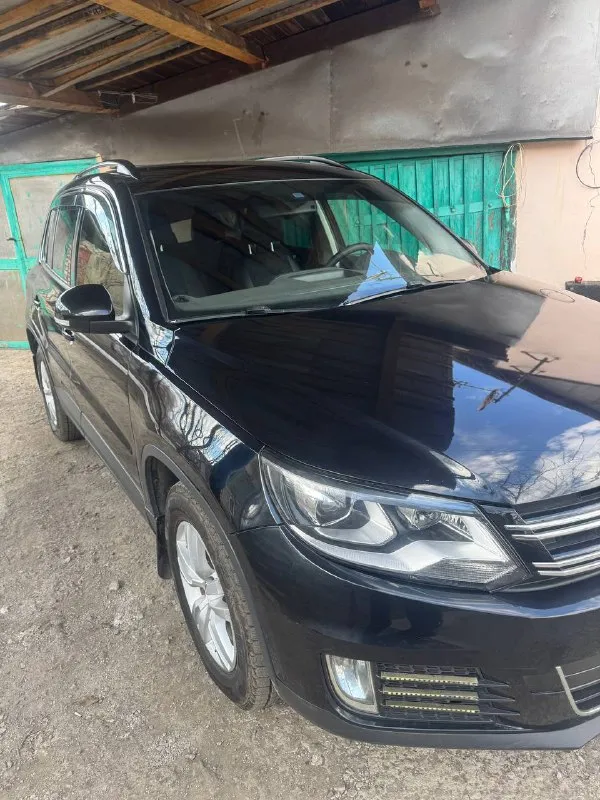 Volkswagen tiguan 2016 года. В идеальном состоянии.   2 л. Полноприводный. На коже. Ещинственный собственник по птс. Доводчики стекл. Жк магнитола. Обогрев передних сидений и зеркал. Парктроник. Камера заднего вида
. Цена 1800 000руб. Торг. Все вопросы по телефону +79493385703 владимир
📲 Tg: @juliakravchenko313
📞 +7(949)3385703
📲 Tg: @juliakravchenko313
📞 Звоните: +7(949)3385703 - фотография - 2