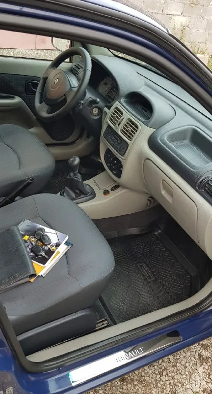 Продам renault симбол ( renault symbol), 1.4, бензин, мкпп, 2005 года. пробег: 185 000т. км. цена: 365 000р. торг у капота. осмотр в донецке. полное переоформление. машина в хорошем состоянии, мотор масло не ест, кузов без ржавчины, чистый салон. комплектация: кондиционер, усилитель руля, регулировка руля, птф, airbag, эл. стеклоподъёмники перед, штатная магнитола с управлением под рулём, центральный замок, два ключа, пара зимних шин. тел: +79493281846 📞 звоните: +7(949)3281846 - фотография - 9