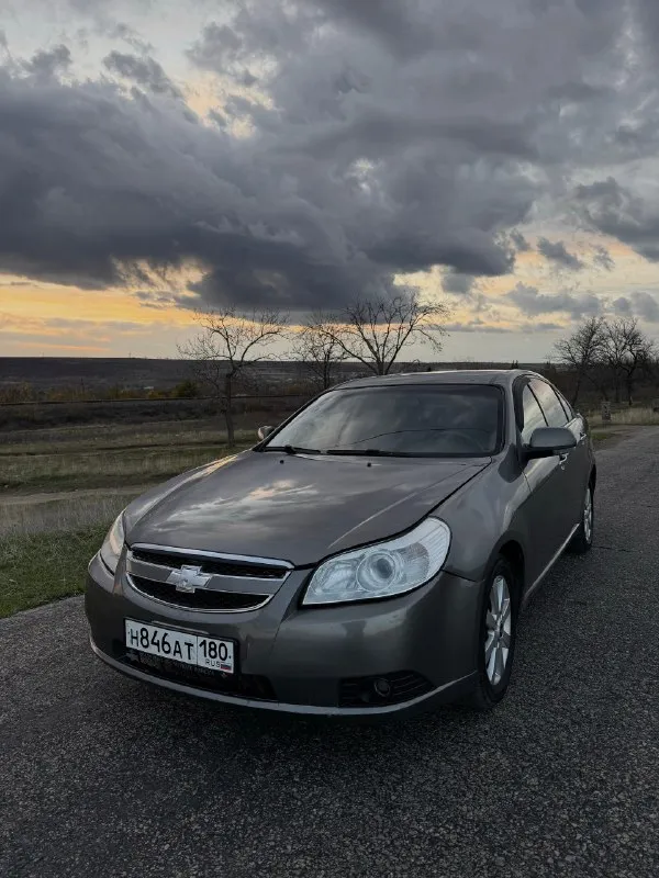 Продам chevrolet epica 2008 года. пробег:164000 2.5 литра,156 л/с коробка автомат aisin. комплектация: -кожанный салон -круиз контроль -климат контроль -абс, эур и тд. -датчик света и дождя - подогрев сидений - 4 стеклоподъемника - 8 подушек безопасности - зимний и ручной режим работы - парктроник учет рф, переоформление в мрэо или по дкп без штрафов, залогов и запретов. машина находится в зугрэсе. цена:710000 +79494115979 📞 звоните: +7(949)4115979 - фотография - 2