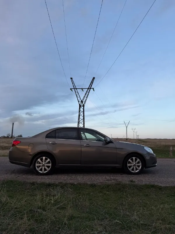 Продам chevrolet epica 2008 года. пробег:164000 2.5 литра,156 л/с коробка автомат aisin. комплектация: -кожанный салон -круиз контроль -климат контроль -абс, эур и тд. -датчик света и дождя - подогрев сидений - 4 стеклоподъемника - 8 подушек безопасности - зимний и ручной режим работы - парктроник учет рф, переоформление в мрэо или по дкп без штрафов, залогов и запретов. машина находится в зугрэсе. цена:710000 +79494115979 📞 звоните: +7(949)4115979 - фотография - 4