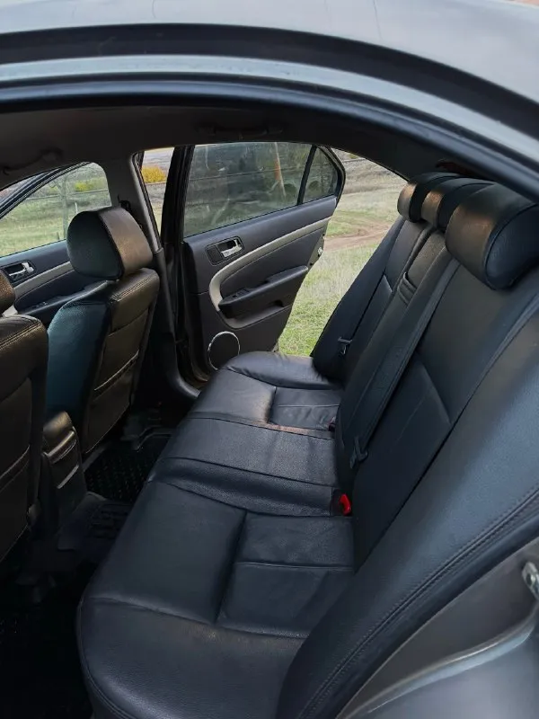 Продам chevrolet epica 2008 года. пробег:164000 2.5 литра,156 л/с коробка автомат aisin. комплектация: -кожанный салон -круиз контроль -климат контроль -абс, эур и тд. -датчик света и дождя - подогрев сидений - 4 стеклоподъемника - 8 подушек безопасности - зимний и ручной режим работы - парктроник учет рф, переоформление в мрэо или по дкп без штрафов, залогов и запретов. машина находится в зугрэсе. цена:710000 +79494115979 📞 звоните: +7(949)4115979 - фотография - 9