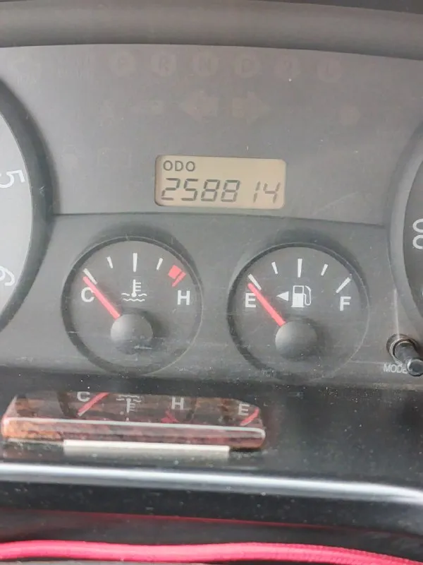 Продам семейный бус hyundai starex 2.5 турбодизель, 2006г. , в достойном состоянии - как технически, так и внешнем. салон - кожаный с чехлами 7+1(+1 сиденье в подарок), 2 зоны для кондиционера и для отопителя + установлен webasto, двухдиновая магнитола и 6 динамиков, led лампы, центральный замок, сигнализация с автозапуском, доводчиком стёкол и обратной связью. два комплекта резины (зима+ лето) r16, литые диски. два ключа. без дтп, не гнилая. новая турбина и топливная система. масло 5w40. всё в машине работает отлично. готова к любым поездкам. я хозяин по птс и стс. донецк 🇷🇺. цена 1млн. ₽. , небольшой торг у капота. +79493736033. 📞 звоните: +7(949)3736033 - фотография - 4