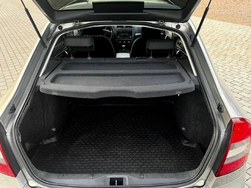 Продам skoda octavia a5 2012 года! машина в хорошем состоянии обслужена от и до, мотор обычный 1.6 в связке с обычной механикой, нареканий ни каких нет все работает по заводу! ходовая тихая, никаких посторонних звуков. отличная семейная машина без каких либо вложений, также до установлен хороший свет и красивые диски! юридически абсолютно чистый, любой вид переоформление, также готов рассмотреть ваши предложения на обмен! осмотр донецк цена: 840.000 ₽, быстрому покупателю торг! ☎️ +7 (949) 628-72-17 📞 звоните: +7(949)6287217 - фотография - 10