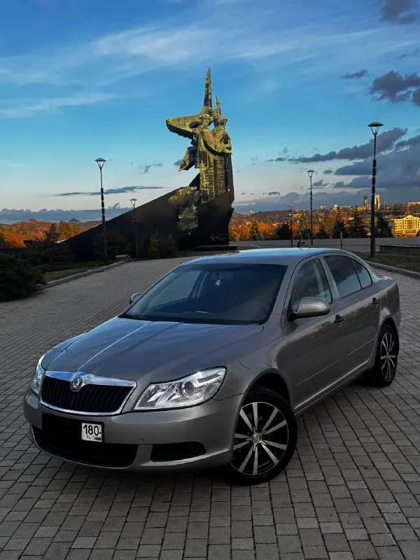 Продам skoda octavia a5 2012 года! машина в хорошем состоянии обслужена от и до, мотор обычный 1.6 в связке с обычной механикой, нареканий ни каких нет все работает по заводу! ходовая тихая, никаких посторонних звуков. отличная семейная машина без каких либо вложений, также до установлен хороший свет и красивые диски! юридически абсолютно чистый, любой вид переоформление, также готов рассмотреть ваши предложения на обмен! осмотр донецк цена: 840.000 ₽, быстрому покупателю торг! ☎️ +7 (949) 628-72-17 📞 звоните: +7(949)6287217 - фотография - 2