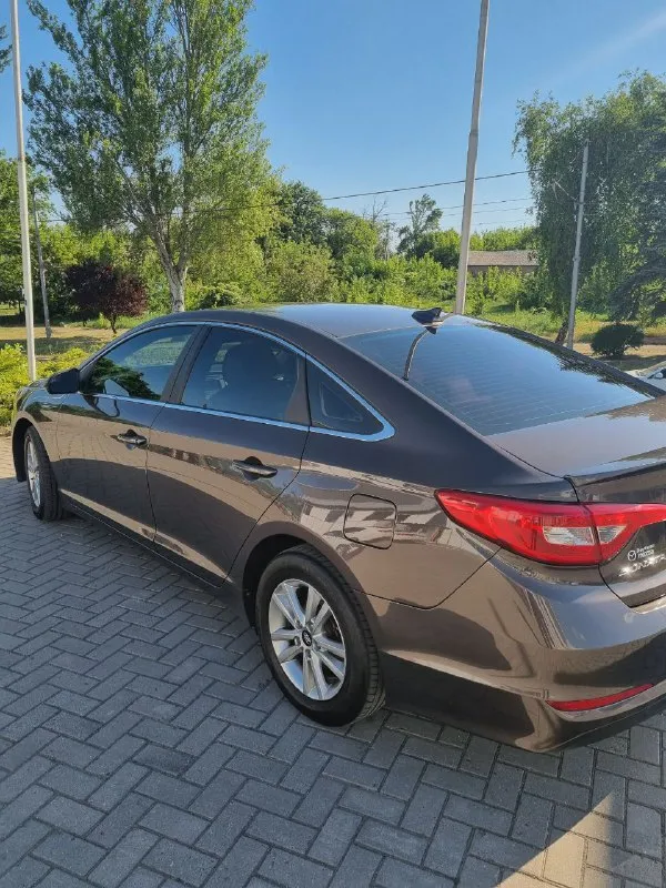 Продам hyundai sonata год выпуска 2015 привезена с сша первый учёт 2019г, я первый собственник цвет коричневый акпп объем двигателя 2.4 пробег 100000миль ( 160000км) г. донецк +79492908969 цена 1. 5 млн. рублей - фотография - 5