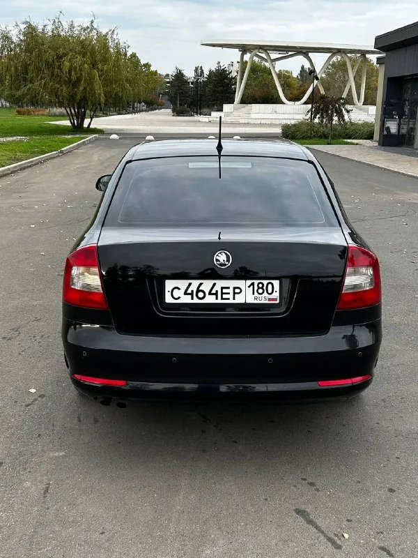 В продаже skoda octavia a5 рестайлинг: - цена 1025000+торг; - год 2012; - мотор 1,8; - мкпп; - оригинальный пробег 222тыс. ; - осмотр г. мариуполь; - 5 владельцев по птс, документы полный порядок, продажа от собственника. — передние + задние эсп; — abs, esp; — подогрев передних сидений; — многофункциональное рулевое колесо; — круиз контроль; — кожаный салон; — задние парктроники; — подогрев переднего и заднего стекла; — датчик дождя и света; — регулировка руля по высоте; — климат контроль 2-ух зонный; — подушки безопасности; — заводская сигнализация; — 8 динамиков; — aux, usb. автомобиль на летней резине nokian 205/60/16, в подарок зимняя резина отъездила 1 сезон, yokohama 205/55/16. по кузову есть вторичные окрасы, также по отчету есть дтп, не критично, безопасность вся на месте, стекла в круг родные кроме лобового (было заменено в связи с наличием следов эксплуатации), страдало лишь навесное, геометрия ровная, все зазоры на местах. собственник! 📞 +79497427681 данил - фотография - 7