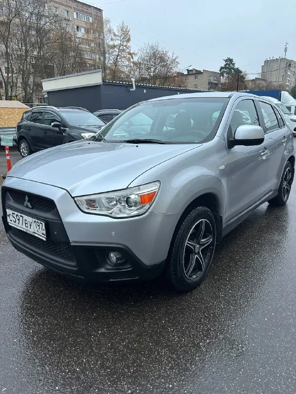 Mitsubishi asx у автомобиля всего 1 владелец за всю его историю, ездил дедушка, зимой стояла в гараже, любые проверки. без дтп 100% автомобиль оснащен самым надежным двигателем 1.8 на 140 л. с идеальное техническое состояние ! масло не ест все жидкости на месте ! двигатель коробка подвеска идеал всё отличная комплектация полный электро пакет подогрев сидений, кондиционер, подрулевые лепестки, и многое другое. работает все каждая лампочка и каждая кнопочка переоформление в мрэо без проблем. готов на любые проверки на сто. цена 1 050 000 номер для связи +79498340074 +79494935186 📞 звоните: +7(949)8340074 - фотография - 7