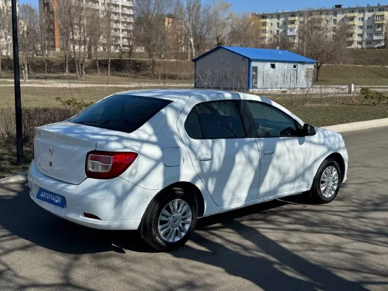 🇫🇷 renault logan 2 💰цена: 620 000р 🏢город: мариуполь 📅год выпуска: 2014 🧾пробег: 224 994 км. ⚙️двигатель: 1.6 16v ⛽топливо: бензин/ газ ⚙️кпп: механика 📞 телефон: +7-949-551-91-52 +7-949-727-41-51 +7-989-263-55-56 💾 описание: ✅ оцинкованный кузов ✅ двигатель k4m 1.6 16v ✅ гбо евро-4 с отметкой в птс ✅ комплектация с климат контролем и подогревом сидений ✅ после полного то - заменён комплект грм, приводной ремень + ролики, катушки и свечи, тех. жидкости и фильтра, шаровые и сайлентблоки, сделан развал/схождение (на все работы есть чеки) техническая часть в полном порядке. ходовая мягкая, приятно едет по плохим дорогам. двигатель тянет шикарно, при не большом расходе топлива, коробка переключает идеально. магнитола pioneer с bluetooth, центральный замок, противоугонная система start/stop. улица шевченко 269 🏦 возможна продажа в кредит по двум документам. - фотография - 4