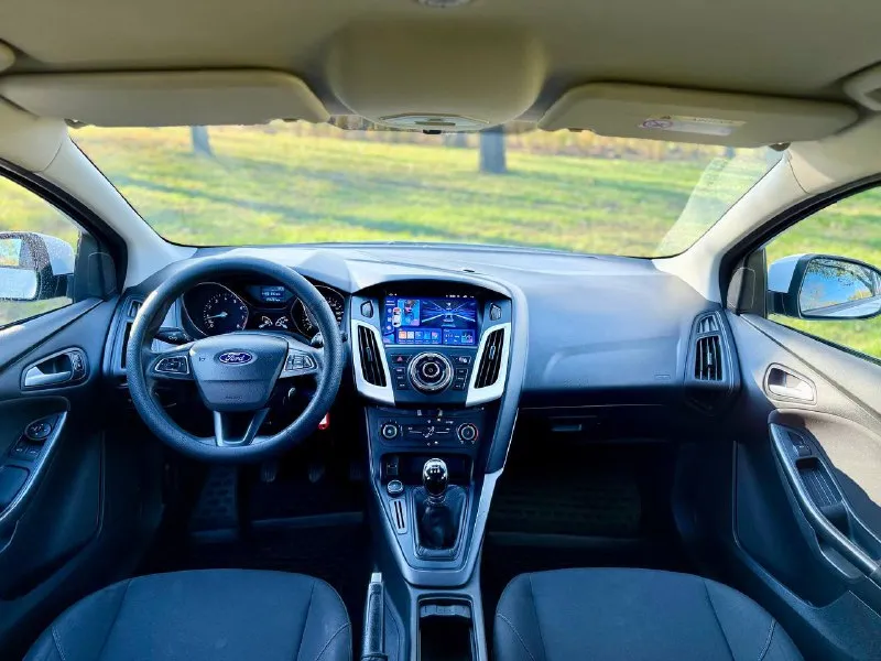 ⚪️ ford focus 3 rest 💰цена: 990 000р 🏢город: мариуполь 📅год выпуска: 2018 🧾пробег: 159 227 км. ⚙️двигатель: 1.6 ⛽топливо: бензин ⚙️кпп: механика 📞 телефон: +7-989-263-55-56 +7-949-727-41-51 +7-949-713-18-14 💾 описание: ford focus 3 restyling- это практичный автомобиль, который сочетает в себе надёжность и функциональность. универсал с надёжной механической коробкой передач и цепным двигателем объемом 1.6 который обеспечивает хорошую динамику и экономичность. ✔️ кузов без коррозии и дефектов ✔️ оригинальный пробег ✔️ огромный багажник комплектация 👍: кондиционер ❄️ (работает отлично), android магнитола с камерой заднего вида, abs, airbag, электропакет, гидроусилитель руля, мультируль, центральный замок. улица шевченко 269 🏦 возможна продажа в кредит по двум документам. - фотография - 8