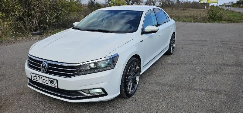 Продам volkswagen passat b8 usa год:2016 двигатель: 1.8tsi (stage 1+) 250л. с акпп: aisin 6ст. пробе... - фотография