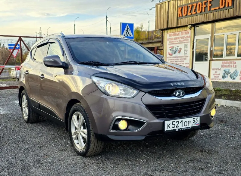 🚗🅰️🅰️🅰️ 🚘хендай ix 35 ⚙️двигатель: 2.0л ⛽️вид топлива бензин 📦кпп: автомат 🗺️пробег:200.000км ⚙️привод: полный 📅год выпуска: 2013 💴цена: 1м150тр автомобиль в хорошем состоянии не бита не крашена 100% вложений не требует объем двигателя 2.0 богатая комплектация -кожаный слон -камера задниговида вида •усилитель руля • кондиционер •4 эл стеклоподъёмника •подогревы сидений •мультимедиа usb aux • безопасность (airbag) abs esp •эл регулировка зеркал 📞 🇷🇺 звоните: +79494660985 +79498307562 📍•город макеевка - фотография - 1