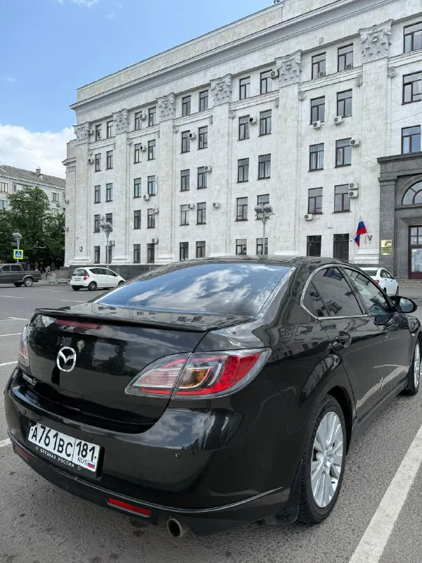 Продается mazda 6 ii (gh), 2008 год марка и модель: mazda 6 ii (gh) год выпуска: 2008 тип кузова: седан цвет: черный пробег: 253,000 км двигатель: 2.л / 150л. с. / бензин трансмиссия: автоматическая привод: передний --- - просторный салон с кожаной отделкой руля и рычага кпп. - передние сиденья с подогревом. -бортовой планшет -мультируль -круизконтроль -датчик света -датчик дождя -двухзонный климат контроль -камера заднего вида -сигнализация starline с авто запуском цена 930.000 торг у капота контакты: +79592095342 - артём осмотр г. луганск 📞 звоните: +7(959)2095342 - фотография - 5