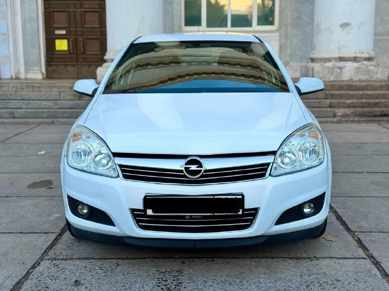 Собственник продам opel астра 2008 год двигатель 16 в отличном состоянии коробка ходовая все отлично... - фотография