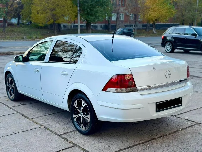 Собственник продам opel астра 2008 год двигатель 16 в отличном состоянии коробка ходовая все отлично пробег 175 тыс без дтп комплектация кондиционер передние стеклоподъёмники и тд все вопросы по телефону цена 575 торг тел +79591430405 +79592401246 осмотр алчевск 📞 звоните: +7(959)1430405 - фотография - 5