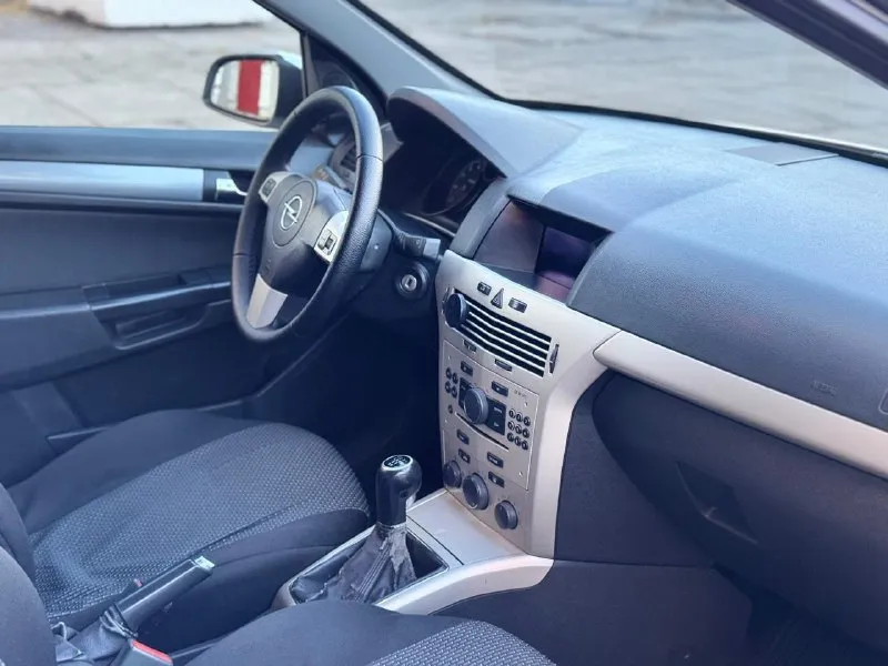 Собственник продам opel астра 2008 год двигатель 16 в отличном состоянии коробка ходовая все отлично пробег 175 тыс без дтп комплектация кондиционер передние стеклоподъёмники и тд все вопросы по телефону цена 575 торг тел +79591430405 +79592401246 осмотр алчевск 📞 звоните: +7(959)1430405 - фотография - 8