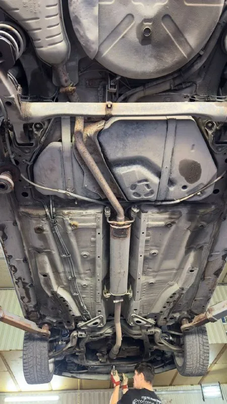 Продам opel astra h gtc 2008 1.6 мт пробег родной 198 500 не гнилая, по машине сделано очень много, крашена в круг, вся ходовка новая, осталось правую стойку поменять, а так все без нареканий, резина новая липучка проехала 5000 машина оформлена на меня, без штрафов и арестов. продаю связи покупкой квартиры 570к, реальному покупателю хороший торг осмотр днр звоните +79498170882 - фотография - 6