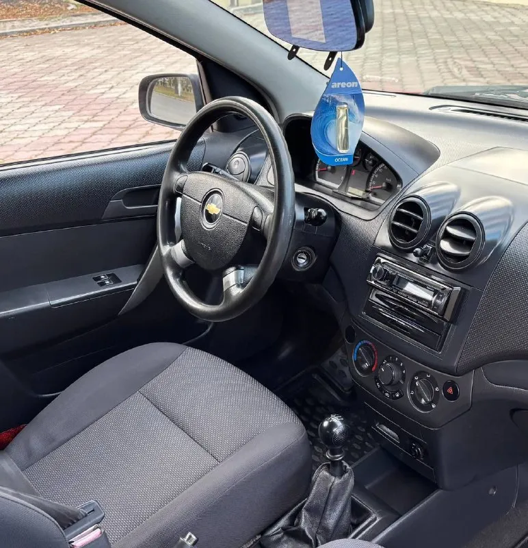 Продам chevrolet aveo 2008г. корейская сборка! авто в отличнейшем состоянии! вложений абсолютно никаких не требуется! автотека зеленая! оригинальный пробег 201т. по кузову все прекрасно! без дефектов и намеков на гнилье или ржавчину! выглядит безупречно! все герметики и швы родные! двигатель 1.4 16кл 101л. с, работает прекрасно, без посторонних шумов! масло не расходует! по кпп все отлично! переключается как положено без хрустов вылетов и прочего! по ходовой части все отлично! без стуков и прочих посторонних звуков! в ходу взбитая машинка! по комплектации: кондиционер, гидроусилитель руля, антиблокировочная система abs, эл. стеклоподъемники, подогрев заднего стекла. салон опрятный и ухоженный, без потертостей и порезов! документы кристально чистые, при переоформление не будет никаких проблем! цена 520.000т/р торг! тел: +79494267493 - фотография - 7