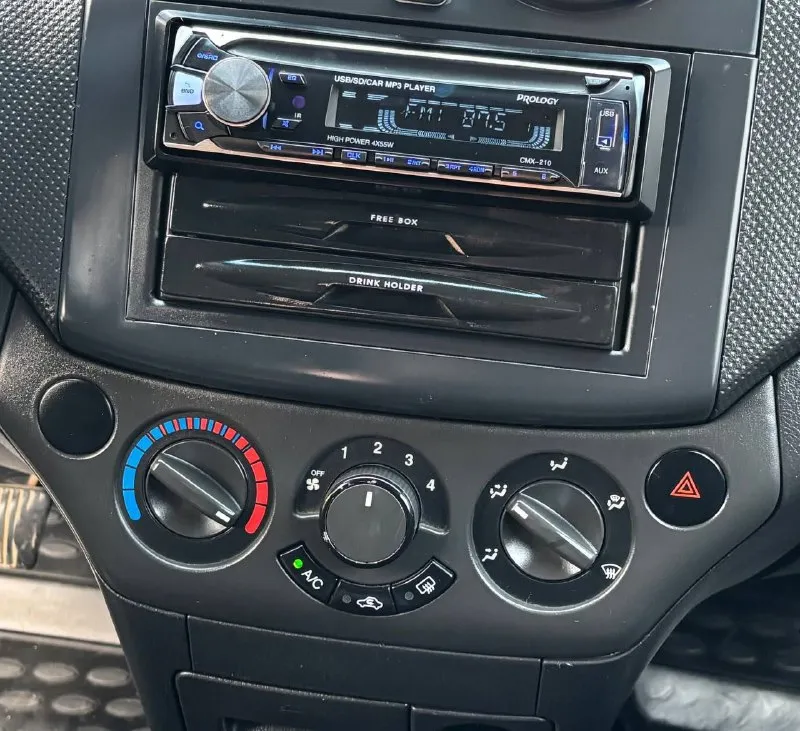 Продам chevrolet aveo 2008г. корейская сборка! авто в отличнейшем состоянии! вложений абсолютно никаких не требуется! автотека зеленая! оригинальный пробег 201т. по кузову все прекрасно! без дефектов и намеков на гнилье или ржавчину! выглядит безупречно! все герметики и швы родные! двигатель 1.4 16кл 101л. с, работает прекрасно, без посторонних шумов! масло не расходует! по кпп все отлично! переключается как положено без хрустов вылетов и прочего! по ходовой части все отлично! без стуков и прочих посторонних звуков! в ходу взбитая машинка! по комплектации: кондиционер, гидроусилитель руля, антиблокировочная система abs, эл. стеклоподъемники, подогрев заднего стекла. салон опрятный и ухоженный, без потертостей и порезов! документы кристально чистые, при переоформление не будет никаких проблем! цена 520.000т/р торг! тел: +79494267493 - фотография - 8