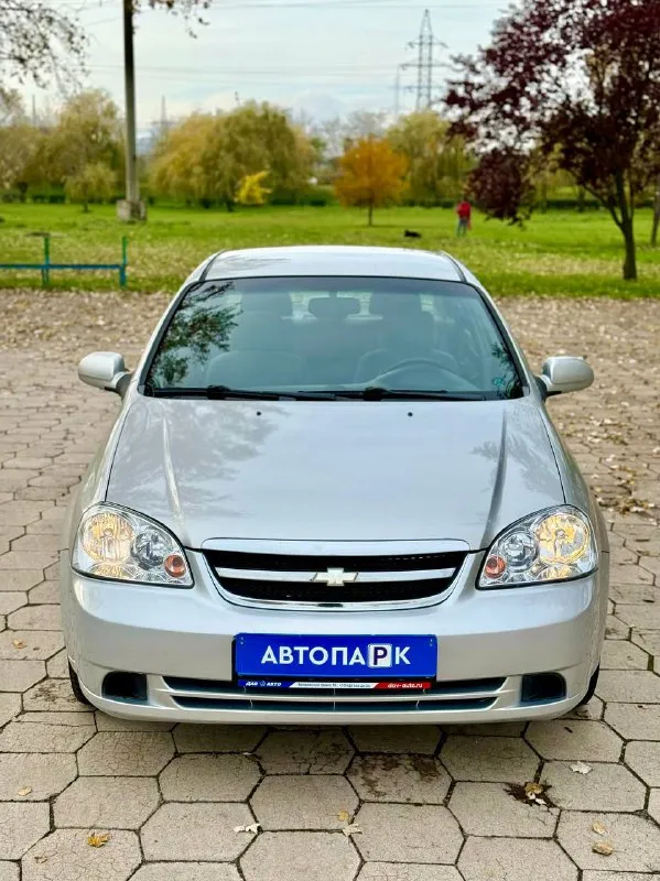 🇰🇵 chevrolet lacetti 💰цена: 550 000р. 🏢город: мариуполь 📅год выпуска: 2008 🧾пробег: 116 130 км. ⚙️двигатель: 1.6 ⛽топливо: бензин ⚙️кпп: механика 📞 телефон: +7-949-727-41-51 +7-949-551-91-52 +7-989-263-55-56 💾 описание: ✅ южная эксплуатация. ✅ кузов без ржавчины. ✅ родная краска (крашен капот от сколов). 🚙 двигатель отличный, резвый, без расхода масла. кпп и сцепление на отлично. ходовая без посторонних звуков, мягкая, салон в отличном состоянии. улица шевченко 2️⃣6️⃣9️⃣ ⚠️бесплатно доставим этот или другой автомобиль в донецк, макеевку, бердянск, мелитополь и другие города новых территорий после детального видеообзора со всевозможными диагностиками⚠️ 🏦 возможна продажа в кредит по двум документам. - фотография - 2
