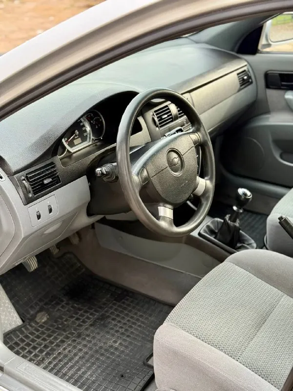 🇰🇵 chevrolet lacetti 💰цена: 550 000р. 🏢город: мариуполь 📅год выпуска: 2008 🧾пробег: 116 130 км. ⚙️двигатель: 1.6 ⛽топливо: бензин ⚙️кпп: механика 📞 телефон: +7-949-727-41-51 +7-949-551-91-52 +7-989-263-55-56 💾 описание: ✅ южная эксплуатация. ✅ кузов без ржавчины. ✅ родная краска (крашен капот от сколов). 🚙 двигатель отличный, резвый, без расхода масла. кпп и сцепление на отлично. ходовая без посторонних звуков, мягкая, салон в отличном состоянии. улица шевченко 2️⃣6️⃣9️⃣ ⚠️бесплатно доставим этот или другой автомобиль в донецк, макеевку, бердянск, мелитополь и другие города новых территорий после детального видеообзора со всевозможными диагностиками⚠️ 🏦 возможна продажа в кредит по двум документам. - фотография - 7