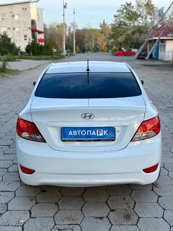 ⚪️ hyundai solaris 💰цена: 700 000р 🏢город: мариуполь 📅год выпуска: 2013 🧾пробег: 220 870 км. ⚙️двигатель: 1.6 ⛽топливо: бензин ⚙️кпп: механика 📞телефон: +7-989-263-55-56 +7-949-727-41-51 +7-949-551-91-52 💾 описание: solaris зарекомендовал себя. .. льный, практичный и надежный автомобиль для тех, кому важны экономичность, надёжность и комфорт. ✅ южная эксплуатация, кузов без коррозии ✅ хорошее состояние как внешне, так и технически ✅ гбо евро-4 с отметкой в птс отличная комплектация: кондиционер ❄️ (работает отлично), электростекла, птф, abs, airbag, гидроусилитель, очень красивые литые диски на хорошей летней резине. улица шевченко 269 ⚠️бесплатно доставим этот или другой автомобиль в донецк, макеевку, бердянск, мелитополь и другие города новых территорий после детального видеообзора со всевозможными диагностиками⚠️ 🏦 возможна продажа в кредит по двум документам. - фотография - 5