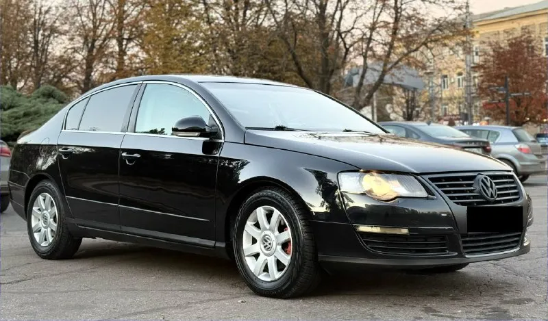 Volkswagen passat b6 2.0 tsi полная комплектация!
Passat b6 2006 года машина полностью обслужена и в отличном техническом состоянии — сел и поехал без единого вложения!
2.0 Tsi — мощный, экономичный
Автомат — работает мягко, без рывков
Полная комплектация
Кожаный салон
Подогрев передних сидений
Круиз-контроль
Мультируль
Парктроники спереди и сзади
Электропривод зеркал и сидений
Световой и дождевой датчики
Аудиосистема с bluetooth / aux
Литые диски, хорошая резина
По технике: машина ухожена, все расходники заменены по регламенту. Двигатель тянет ровно, коробка переключает плавно, подвеска без стуков. То пройдено, вложений не требует.
Кузов в отличном состоянии, без коррозии. Салон чистый, не прокуренный. Надёжный, комфортный и динамичный автомобиль — идеален как для города, так и для трассы.
Цена: 815.000(торг) контакт: +79494453530
Осмотр: донецк
📲 Tg: @ku4eryviy001
📞 Звоните: +7(949)4453530 - фотография - 1
