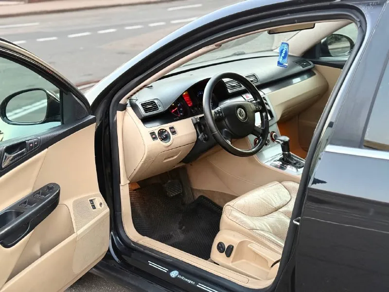 Volkswagen passat b6 2.0 tsi полная комплектация!
Passat b6 2006 года машина полностью обслужена и в отличном техническом состоянии — сел и поехал без единого вложения!
2.0 Tsi — мощный, экономичный
Автомат — работает мягко, без рывков
Полная комплектация
Кожаный салон
Подогрев передних сидений
Круиз-контроль
Мультируль
Парктроники спереди и сзади
Электропривод зеркал и сидений
Световой и дождевой датчики
Аудиосистема с bluetooth / aux
Литые диски, хорошая резина
По технике: машина ухожена, все расходники заменены по регламенту. Двигатель тянет ровно, коробка переключает плавно, подвеска без стуков. То пройдено, вложений не требует.
Кузов в отличном состоянии, без коррозии. Салон чистый, не прокуренный. Надёжный, комфортный и динамичный автомобиль — идеален как для города, так и для трассы.
Цена: 815.000(торг) контакт: +79494453530
Осмотр: донецк
📲 Tg: @ku4eryviy001
📞 Звоните: +7(949)4453530 - фотография - 6
