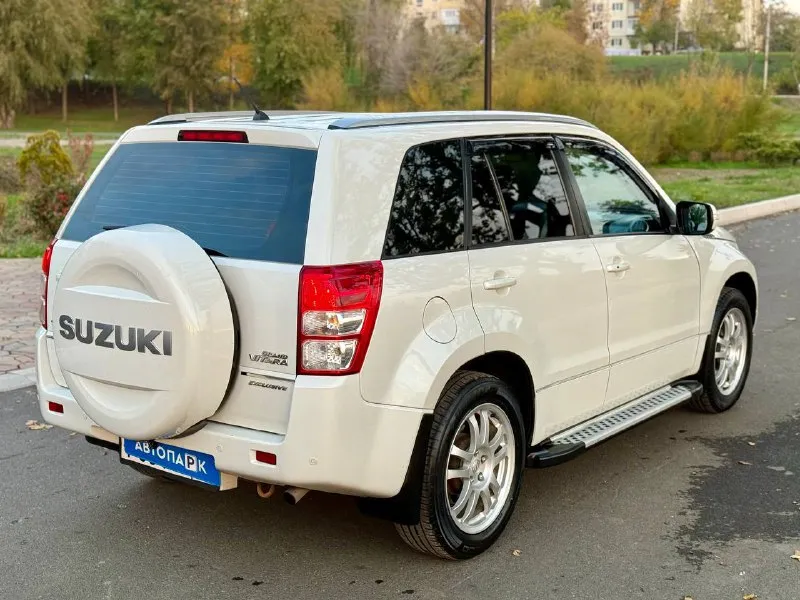 🇯🇵 suzuki grand vitara 💰цена: 1 350 000р 🏢город: мариуполь 📅год выпуска: 2012 🧾пробег: 167 697 км ⚙️двигатель: 2.0 ⛽топливо: бензин ⚙️кпп: автомат 📞 телефон: +7-949-727-41-51 +7-989-263-55-56 +7-949-551-91-52 💾 описание: - фотография - 4
