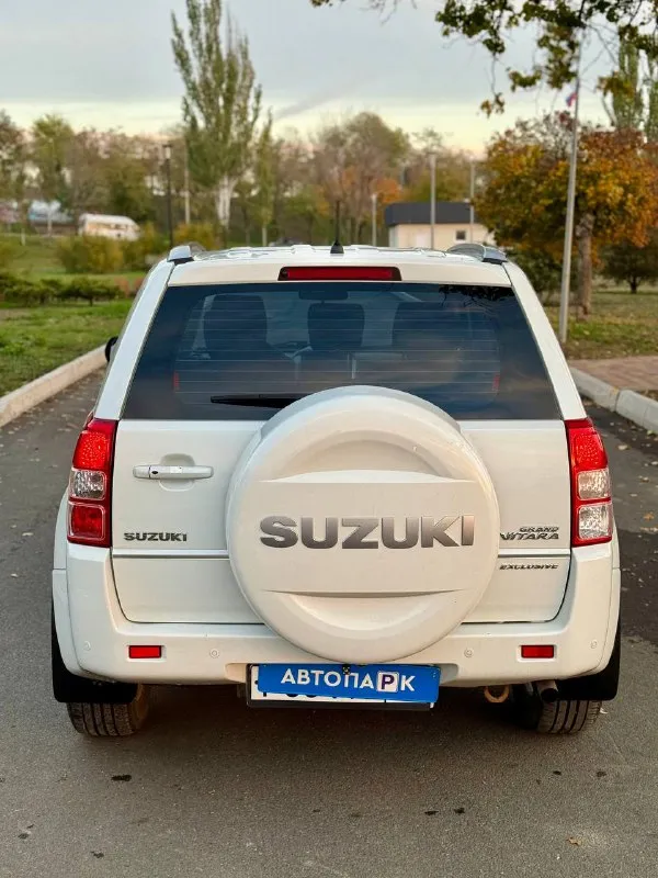 🇯🇵 suzuki grand vitara 💰цена: 1 350 000р 🏢город: мариуполь 📅год выпуска: 2012 🧾пробег: 167 697 км ⚙️двигатель: 2.0 ⛽топливо: бензин ⚙️кпп: автомат 📞 телефон: +7-949-727-41-51 +7-989-263-55-56 +7-949-551-91-52 💾 описание: - фотография - 5