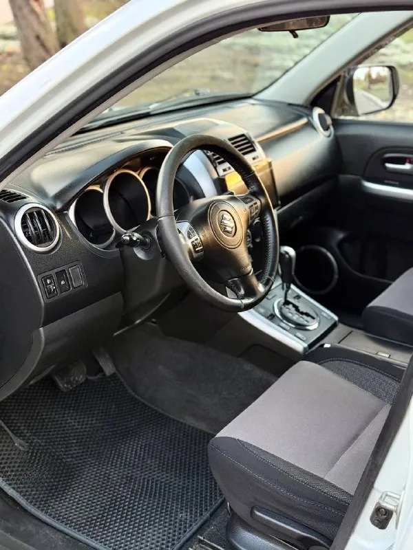 🇯🇵 suzuki grand vitara 💰цена: 1 350 000р 🏢город: мариуполь 📅год выпуска: 2012 🧾пробег: 167 697 км ⚙️двигатель: 2.0 ⛽топливо: бензин ⚙️кпп: автомат 📞 телефон: +7-949-727-41-51 +7-989-263-55-56 +7-949-551-91-52 💾 описание: - фотография - 9