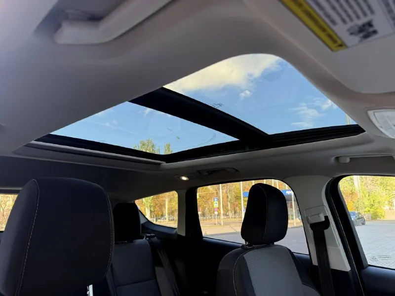 Ford escape, 2017, 1.5 (179 л. с.) автомат. 137000км. отличный автомобиль на обычном автомате, не робот. хорошая комплектация, климат контроль 2-х зонный, электрорегулировка и подогрев передних сидений, датчик дождя, датчик света, люк + панорамная крыша, мультимедийная система с камерой заднего вида. возможен оформление в кредит. возможен обмен. более детально по телефону. цена - 1.630.000 р. +79493250509 - фотография - 10