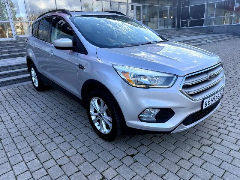 Ford escape, 2017, 1.5 (179 л. с.) автомат. 137000км. отличный автомобиль на обычном автомате, не робот. хорошая комплектация, климат контроль 2-х зонный, электрорегулировка и подогрев передних сидений, датчик дождя, датчик света, люк + панорамная крыша, мультимедийная система с камерой заднего вида. возможен оформление в кредит. возможен обмен. более детально по телефону. цена - 1.630.000 р. +79493250509 - фотография - 2