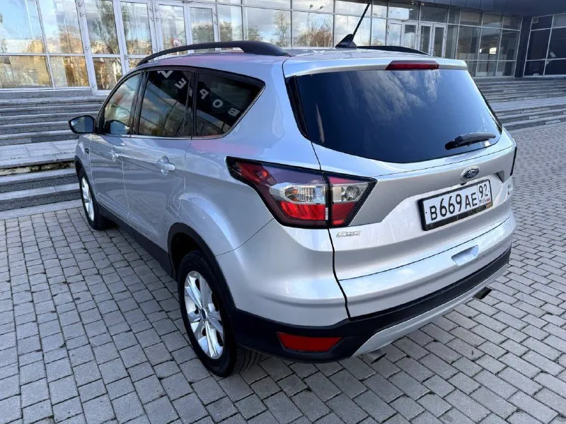 Ford escape, 2017, 1.5 (179 л. с.) автомат. 137000км. отличный автомобиль на обычном автомате, не робот. хорошая комплектация, климат контроль 2-х зонный, электрорегулировка и подогрев передних сидений, датчик дождя, датчик света, люк + панорамная крыша, мультимедийная система с камерой заднего вида. возможен оформление в кредит. возможен обмен. более детально по телефону. цена - 1.630.000 р. +79493250509 - фотография - 4