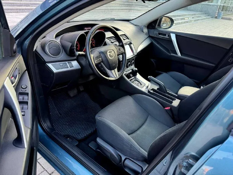 Mazda 3, 2009, 180000 км, 2,5 автомат. очень шустрая благодаря атмосферному мотору 2.5( l5ve), не путайте с 1,6 и 2,0 литра. технически в отличном состоянии, обслужена. возможно оформление в кредит. возможен обмен. более детальная информация по телефону. цена - 870.000 р. +79493250509 - фотография - 8