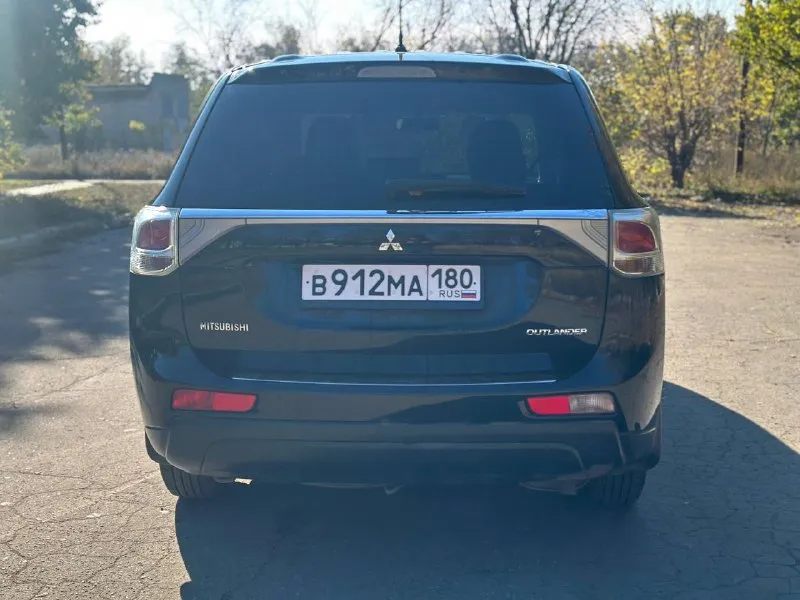 Продам авто mitsubishi outlander мотор 2.0 пробег 173000км коробка акпп цена: 1.260.000₽ год выпуска: 2013 город: донецк автомобиль в отличном состояние, полностью обслужен и не требует никаких вложений, японской сборки. комплектация: установлен монитор, камера заднего вида, климат контроль собственник, оформлена на меня! по всем вопросам звонить по телефону. +7 (949) 3471173 - фотография - 8