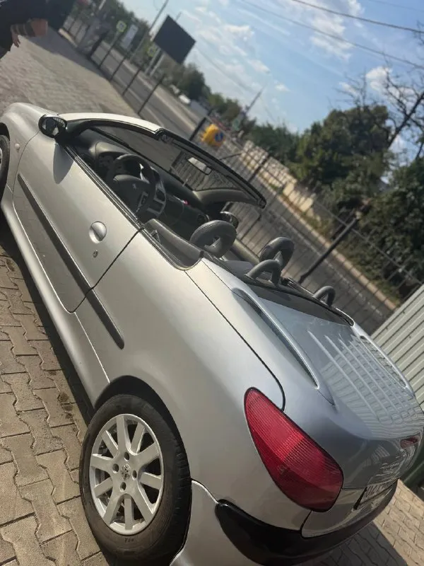 Продается пежо 206 сс, 2003 г. двигатель 1,6 (109 л. с.), автомат, в хорошем состоянии. выполнены все работы по ходовой. имеются незначительные погрешности по кузову, без ржавчины, механизм кабриолета исправен, работает без замечаний. цена:450 000 тысяч. остальные вопросы по телефону или при встрече. место встречи донецк. +79495921692 сергей 📞 звоните: +7(949)5921692 - фотография - 8