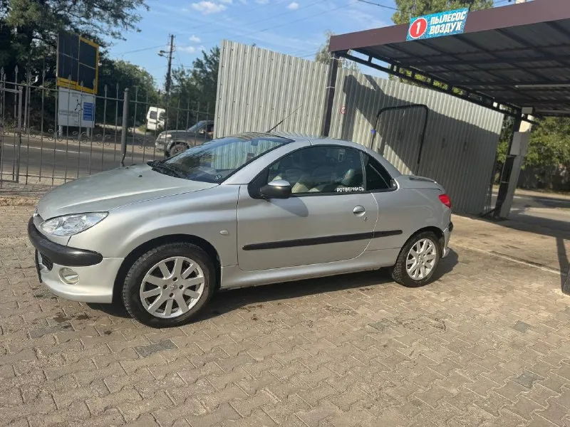 Продается пежо 206 сс, 2003 г. двигатель 1,6 (109 л. с.), автомат, в хорошем состоянии. выполнены все работы по ходовой. имеются незначительные погрешности по кузову, без ржавчины, механизм кабриолета исправен, работает без замечаний. цена:450 000 тысяч. остальные вопросы по телефону или при встрече. место встречи донецк. +79495921692 сергей 📞 звоните: +7(949)5921692 - фотография - 9