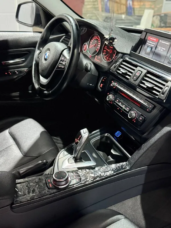 ‼️продам‼️ bmw f30 🔥 🔸год: 2013 🔸пробег: 213.000 км 🔸двигатель: 1.6 twin turbo power 🔸трансмиссия: aisin (8 ступенчатая) 🔸привод: задний 🔸комплектация: климат контроль; подогрев сидений, руля; датчик света, дождя; датчики прокола шин; парктроники; адаптивный ксенон с омывателем фар; aux, usb, bluetooth, car pla; 4 варианта езды (eco pro, comfort, sport, sport+), активная стабилизация, спортивные приборы и многое другое. 👉 автомобиль в прекрасном состоянии, на учёте, я хозяин. но не забывайте, что машине 12 лет, за новой в автосалон. салон в идеальном состоянии. по кузову вся ровная. по технике без нареканий, машина обслуживалась своевременно замена масла и фильтров каждые 5 тысяч (масло motul 5-40, фильтра man). тормоза обслужиные. автомобиль каждый день на ходу, пробег ростет. ❗от машины не избавляюссь, продажа в связи со сменой класса❗ 💰цена 1.799.000 🍋 (хороший торг реальному покупателю) по телефону не торгуюсь😉 звонить в любое время❗ +79493287632 (телеграмм) 📞 звоните: +7(949)3287632 - фотография - 6