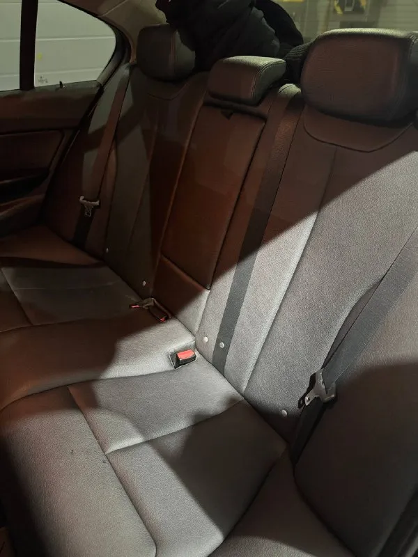 ‼️продам‼️ bmw f30 🔥 🔸год: 2013 🔸пробег: 213.000 км 🔸двигатель: 1.6 twin turbo power 🔸трансмиссия: aisin (8 ступенчатая) 🔸привод: задний 🔸комплектация: климат контроль; подогрев сидений, руля; датчик света, дождя; датчики прокола шин; парктроники; адаптивный ксенон с омывателем фар; aux, usb, bluetooth, car pla; 4 варианта езды (eco pro, comfort, sport, sport+), активная стабилизация, спортивные приборы и многое другое. 👉 автомобиль в прекрасном состоянии, на учёте, я хозяин. но не забывайте, что машине 12 лет, за новой в автосалон. салон в идеальном состоянии. по кузову вся ровная. по технике без нареканий, машина обслуживалась своевременно замена масла и фильтров каждые 5 тысяч (масло motul 5-40, фильтра man). тормоза обслужиные. автомобиль каждый день на ходу, пробег ростет. ❗от машины не избавляюссь, продажа в связи со сменой класса❗ 💰цена 1.799.000 🍋 (хороший торг реальному покупателю) по телефону не торгуюсь😉 звонить в любое время❗ +79493287632 (телеграмм) 📞 звоните: +7(949)3287632 - фотография - 8