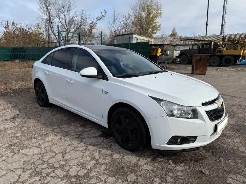 Chevrolet cruze, 2012 г. двигатель 1.8 л, бензин, механическая коробка передач. всего 2 владельца за... - фотография