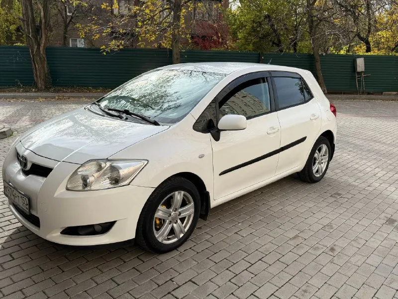 Продам toyota auris 1.6 мт 2008 года в донецке. — пробег подтверждений 172 тыс. полностью зеленая автотека, по запросу скину — не битый, все заводские герметики на месте —регулярное то — птс оригинал, два ключа. — зимняя резина goodyear в комплекте —машина в отличном состоянии как внешне, так и технически. ✔️8 подушек безопасности ✔️климат контроль двух зонный ✔️подогрев сидений, зеркал ✔️парктроник ✔️хорошая аудиосистема ✔️мульти-руль — двигатель тянет на отлично, работает без постороннего шума, масло не расходует от слова совсем, не дымит и не троит. — кпп все передачи включаются отлично. — ходовая часть в полном порядке, ничего не стучит, не гремит. — салон в отличном состоянии, ничего не затерто, все работает, все включается. — за машиной очень хорошо следили. — полный пакет документов, без штрафов, залогов. 💰💰💰695.000 руб 📞 +79493175279 - фотография - 2