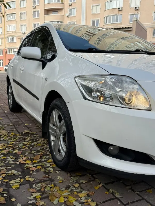 Продам toyota auris 1.6 мт 2008 года в донецке. — пробег подтверждений 172 тыс. полностью зеленая автотека, по запросу скину — не битый, все заводские герметики на месте —регулярное то — птс оригинал, два ключа. — зимняя резина goodyear в комплекте —машина в отличном состоянии как внешне, так и технически. ✔️8 подушек безопасности ✔️климат контроль двух зонный ✔️подогрев сидений, зеркал ✔️парктроник ✔️хорошая аудиосистема ✔️мульти-руль — двигатель тянет на отлично, работает без постороннего шума, масло не расходует от слова совсем, не дымит и не троит. — кпп все передачи включаются отлично. — ходовая часть в полном порядке, ничего не стучит, не гремит. — салон в отличном состоянии, ничего не затерто, все работает, все включается. — за машиной очень хорошо следили. — полный пакет документов, без штрафов, залогов. 💰💰💰695.000 руб 📞 +79493175279 - фотография - 3