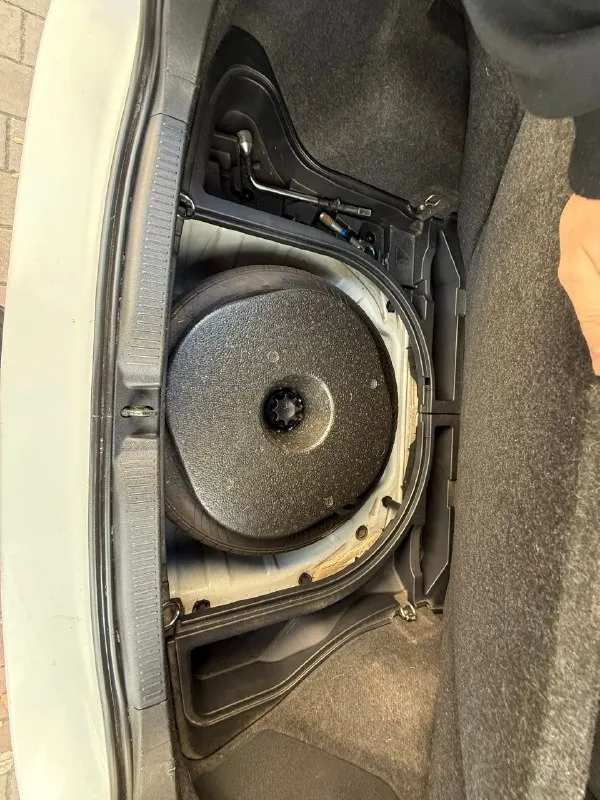 Продам toyota auris 1.6 мт 2008 года в донецке. — пробег подтверждений 172 тыс. полностью зеленая автотека, по запросу скину — не битый, все заводские герметики на месте —регулярное то — птс оригинал, два ключа. — зимняя резина goodyear в комплекте —машина в отличном состоянии как внешне, так и технически. ✔️8 подушек безопасности ✔️климат контроль двух зонный ✔️подогрев сидений, зеркал ✔️парктроник ✔️хорошая аудиосистема ✔️мульти-руль — двигатель тянет на отлично, работает без постороннего шума, масло не расходует от слова совсем, не дымит и не троит. — кпп все передачи включаются отлично. — ходовая часть в полном порядке, ничего не стучит, не гремит. — салон в отличном состоянии, ничего не затерто, все работает, все включается. — за машиной очень хорошо следили. — полный пакет документов, без штрафов, залогов. 💰💰💰695.000 руб 📞 +79493175279 - фотография - 9