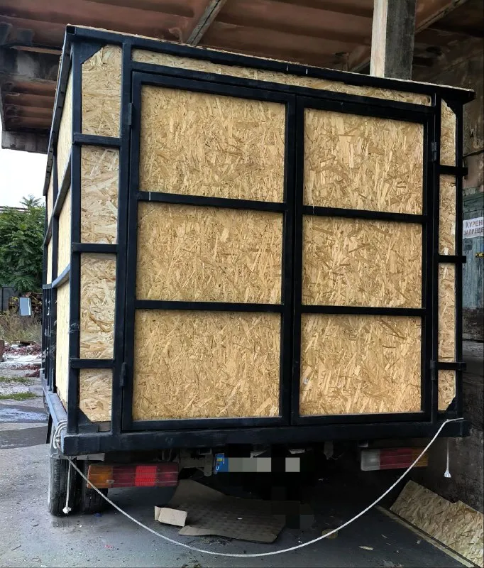 Продам mercedes 410 d 2.8 1995 5 летний, на ходу цена 270 000, торг у капота +79497552661 - фотография - 2