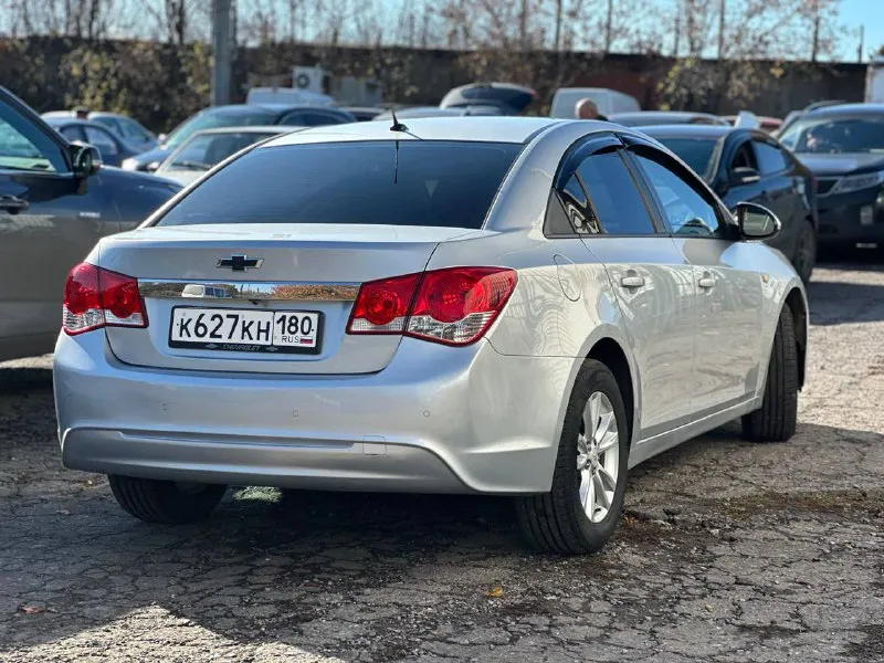 🚗 продам автомобиль chevrolet cruze ▶️ год выпуска: 2013 ▶️ объём двигателя: 1.8 ▶️ кпп:автомат ▶️ комплектация: полная ℹ️ описание: ✅ автомобиль в хорошем состоянии. ✅ родной пробег 207 000 ✅ автомобиль без дтп, ✅ авто обслужено! мотор не дымит, масло не ест, едет очень бодро. коробка переключается идеально машина внешне в отлично состояние, нет вмятин, рыжиков, гнили и т д. вин читается. на любые проверки за ваш счет - готов. 🏛 юридически автомобиль чист, без штрафов 💰 цена:770 000 рублей торг у капота 🏢 осмотр: макеевка ☎ более подробно по номеру телефона: +7 (949) 606-98-71 - фотография - 2