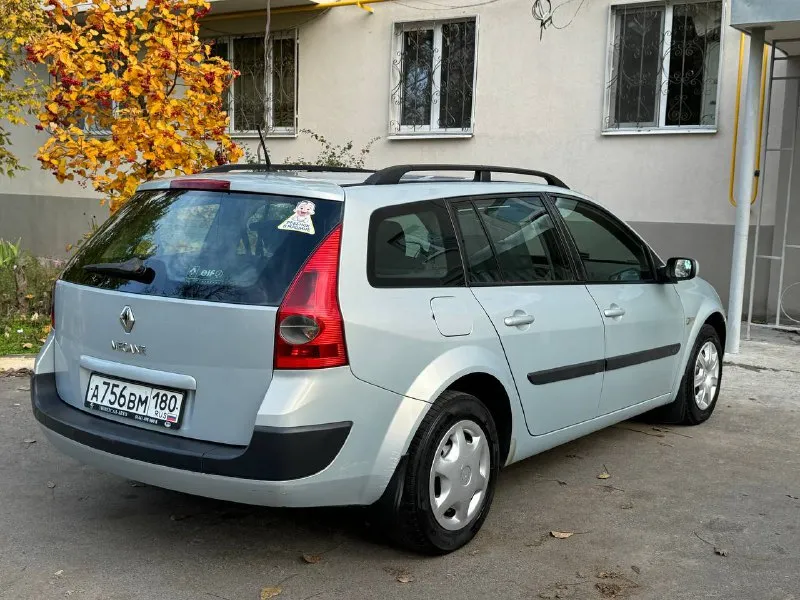 Renault megane цена - 555.000₽ город - мариуполь год выпуска - 2005 пробег - 298.000 км топливо - дизель модификация- 1.5 кпп - механика собственник - да +79497368266 автомобиль в идеальном состоянии! с оригинальным пробегом 100% полностью обслужен, вложений не требует не каких техника вся на отлично. весной было сделано большое то кузов в отличном состоянии! авто местное не пригон. документы абсолютно чистые доп. инфо. по телефону. комплект летних шин michelin в🎁 abs✅ климат✅ 4 эл. подъемника ✅ подушки безопасности✅ эл. регулировка зеркал✅ круиз контроль✅ датчик света✅ датчик дождя✅ комфорт сидения✅ - фотография - 5